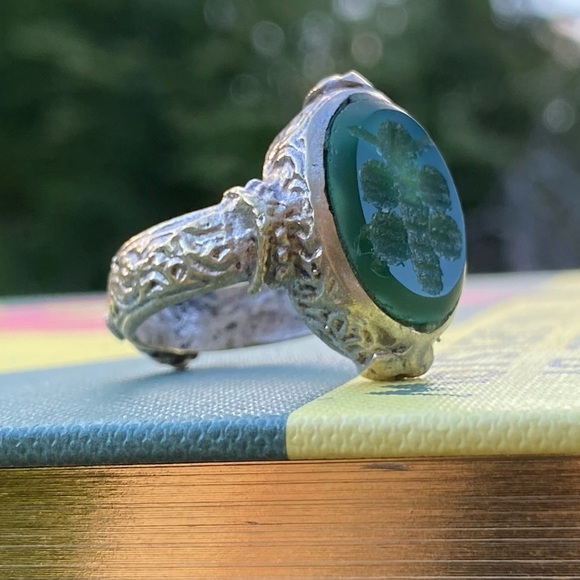 Vintage/Antique Silver Plated Butterfly Green Oval Stone Intaglio Signet Ring - Picture 3 of 12
